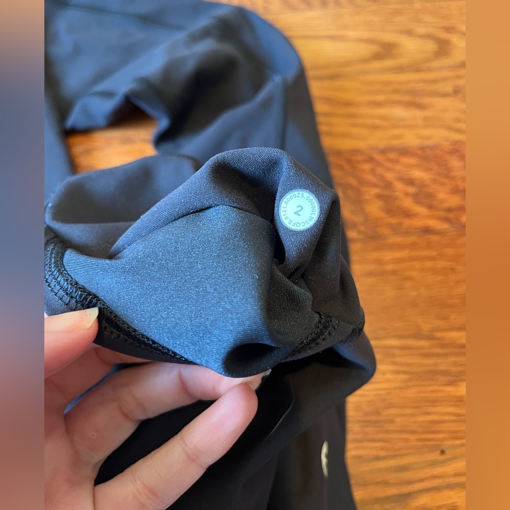 Lululemon Black High-Waist Pocket Leggings size 2 - Picture 4 of 6